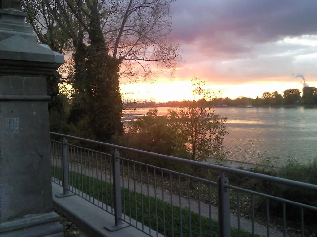 Villa Hof Am Rhein Colonia