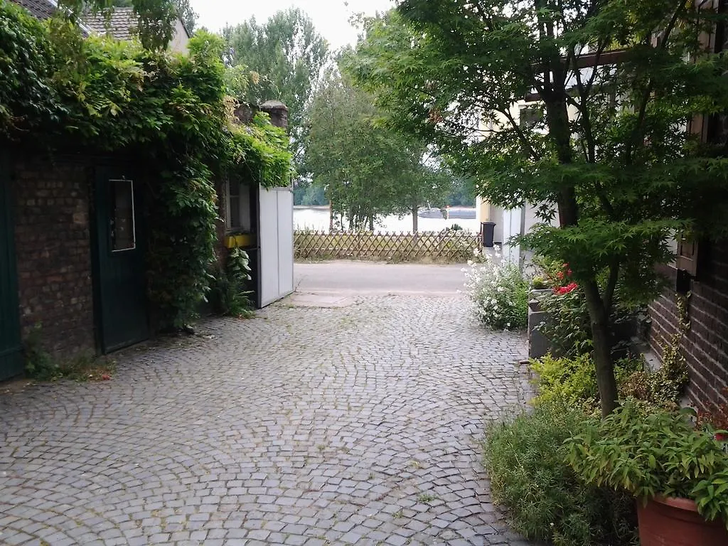 بيت للعطل فيلا Hof Am Rhein كولونيا